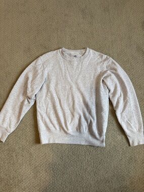 Uniqlo Grey Crewneck Sweater